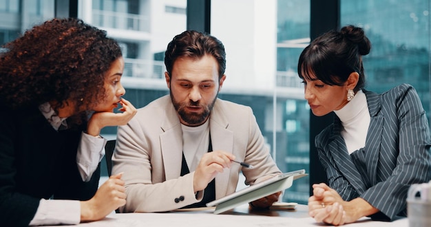 Desenvolvimento de habilidades em gestão de finanças e investimento responsável