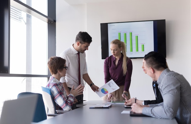 Charles especialista em educação financeira e literacia financeira para gestão de finanças pessoais